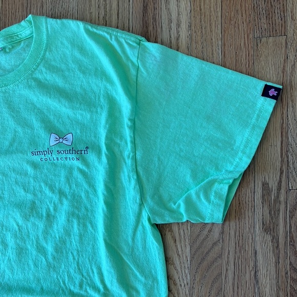 Simple Southern Green Tee - Picture 2 of 3